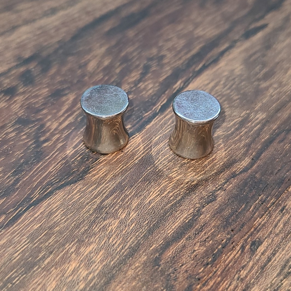 0 gauge, solid metal double flare gauges